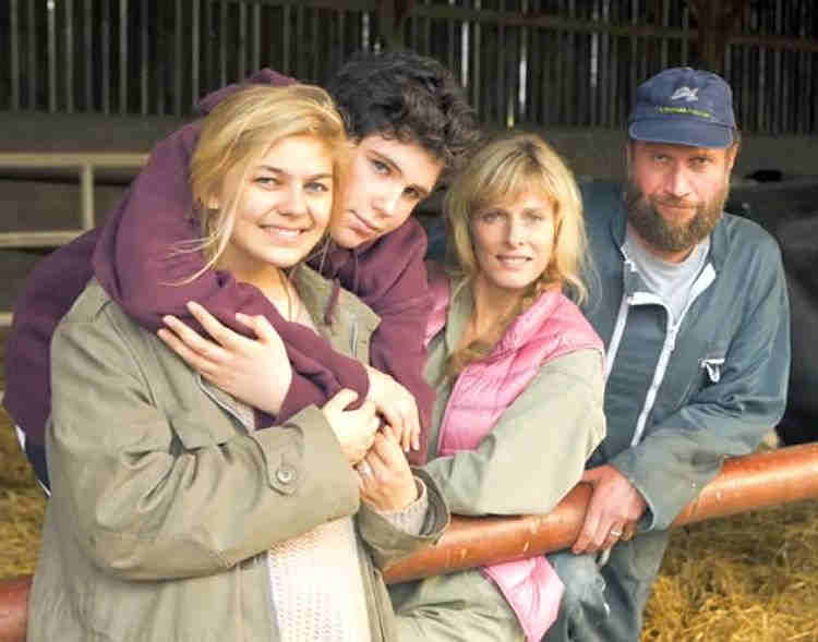 Louane Emera la famille B&eacute;lier