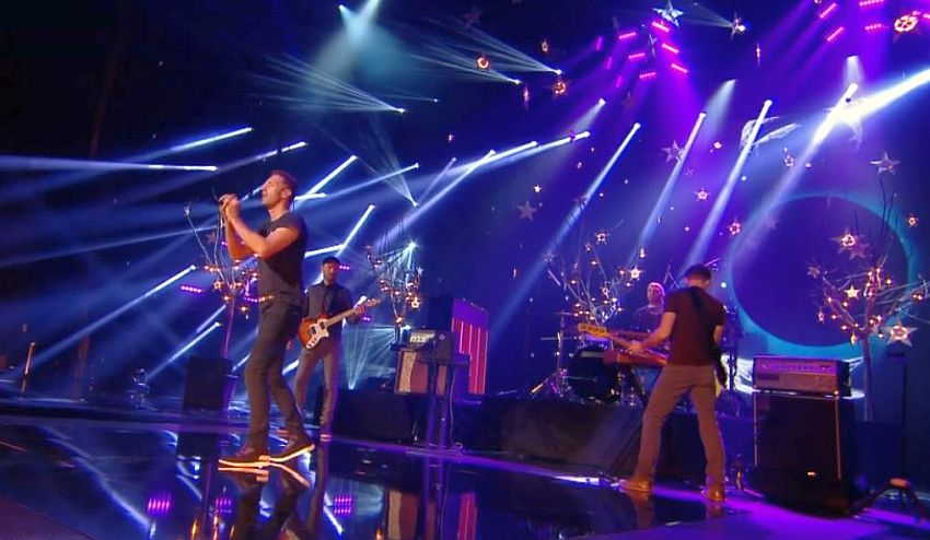 Cold PLay at NRJ music awards Cannes 2014 sing "a sky full of stars"