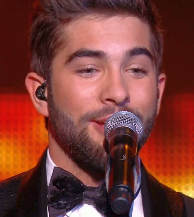 Kendji Girac chante  "color gitano"