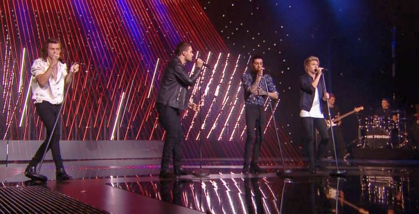 One Direction chantent "Steal my Girl" aux NRJ awards 2014 Cannes