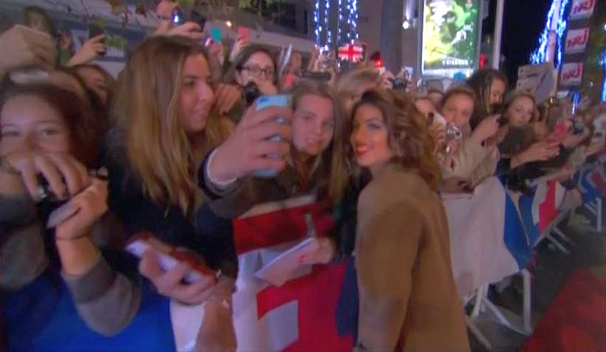 Tal avec fans aux NRJ music awards Cannes 2014