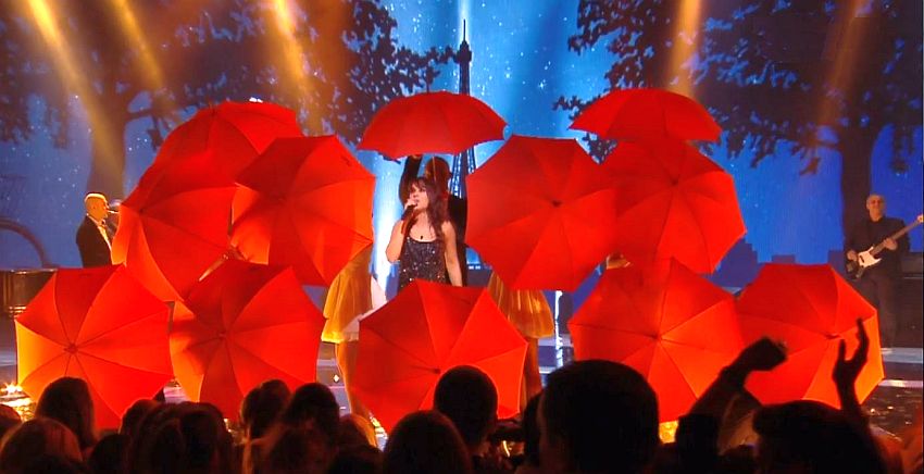 Zaz chante Champs Elysées aux NRJ awards 2014